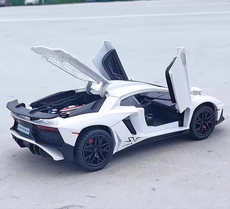 [TOY] 1:32 Lamborghini 2016 Aventador LP750-4 SV SuperVeloce White Model Car Die-Cast
