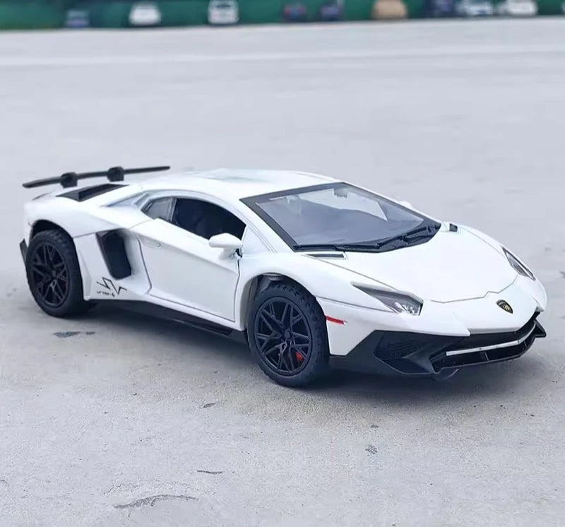 [TOY] 1:32 Lamborghini 2016 Aventador LP750-4 SV SuperVeloce White Model Car Die-Cast