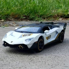 [TOY] 1:32 Lamborghini 2018 SC18 Alston bianco modellino di auto Die-Cast