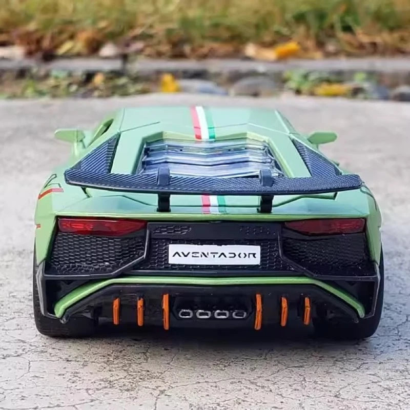 [TOY] 1:32 Lamborghini 2022 Aventador LP780-4 SVJ Green Model Car Die-Cast