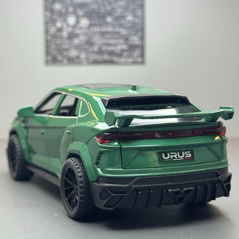 [TOY] 1:32 Lamborghini 2023 Urus Mansory Green Model Car Die-Cast