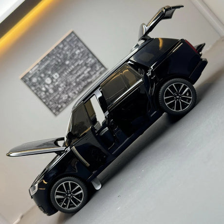 Land Rover 2022 Range Rover SV L460 Black 1:32 – Diecast Display Model Die-Cast