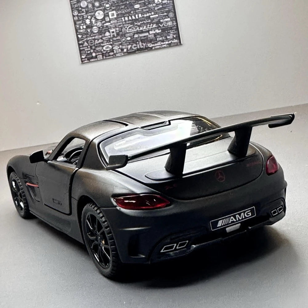 [TOY] 1:32 Mercedes-AMG 2010 SLS svart modellbil Die-Cast