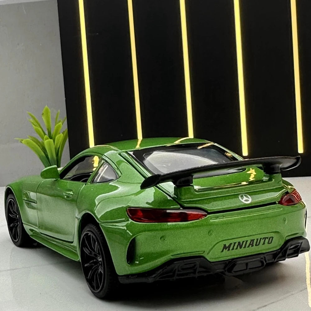 Mercedes-AMG 2016 GT3 Green 1:32 – Diecast Display Model Die-Cast