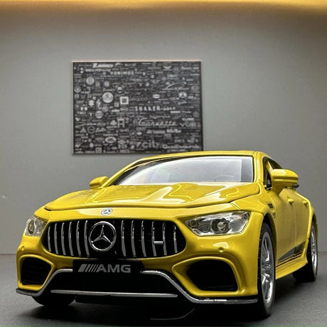 [TOY] 1:32 Mercedes-AMG 2019 GT63S gul modellbil Die-Cast