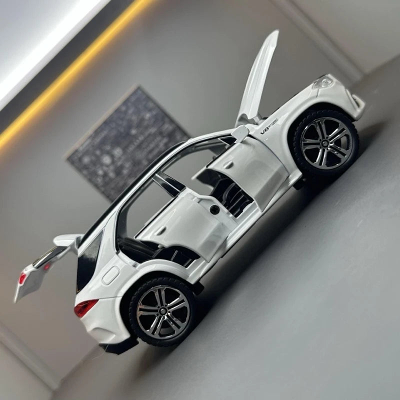 Mercedes-AMG 2020 GLE 63S White 1:32 – Diecast Display Model Die-Cast