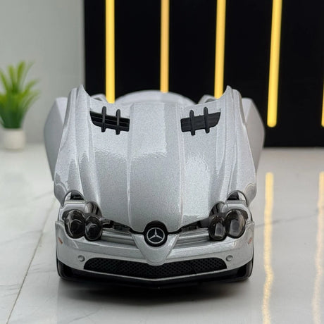 [TOY] 1:32 Mercedes-Benz 2003 SLR McLaren silver modellbil Die-Cast