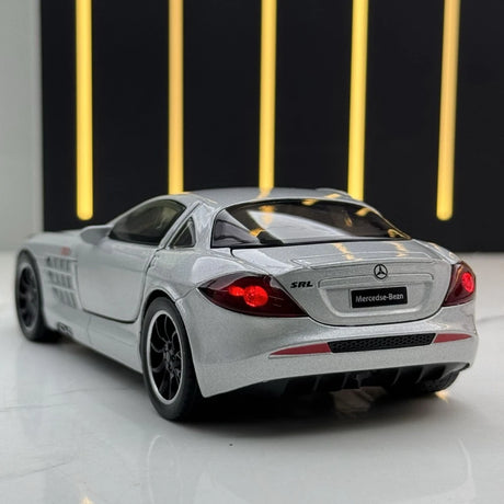 [TOY] 1:32 Mercedes-Benz 2003 SLR McLaren silver modellbil Die-Cast