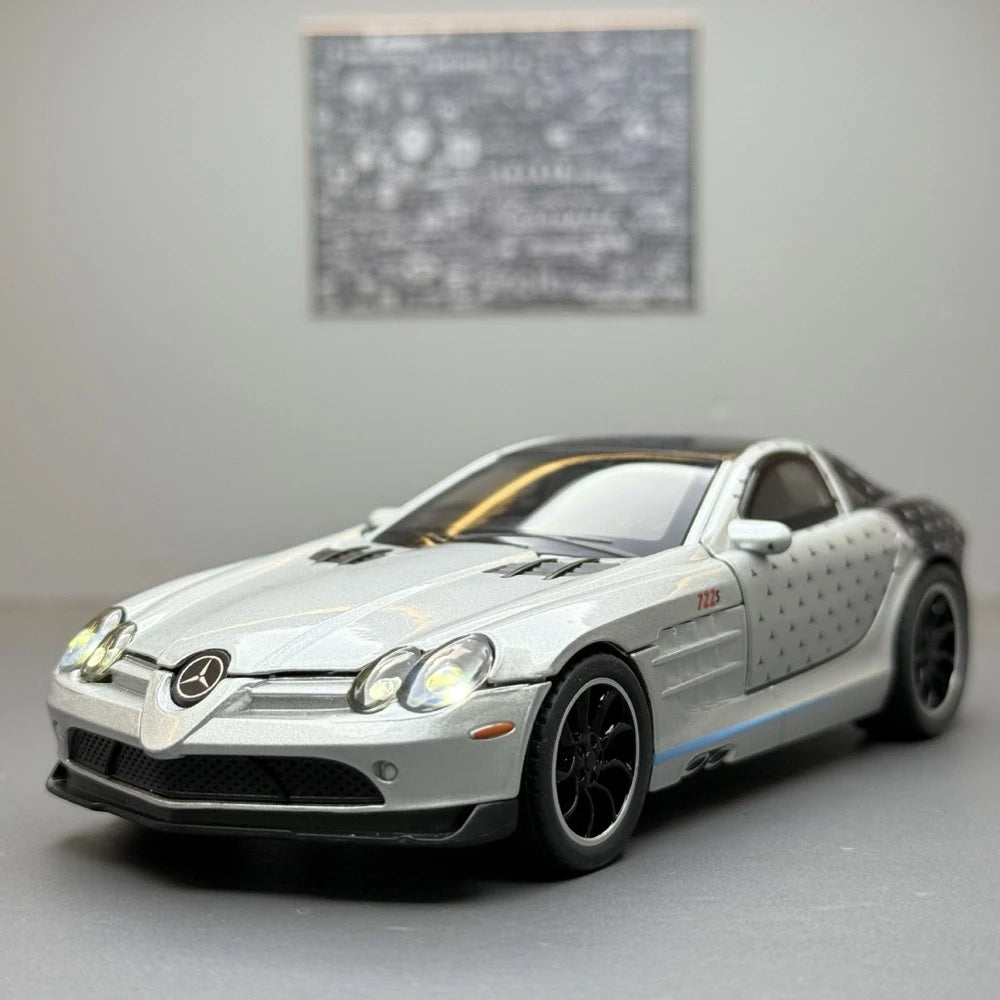 [TOY] 1:32 Mercedes-Benz 2003 SLR McLaren silver-Star modellbil Die-Cast