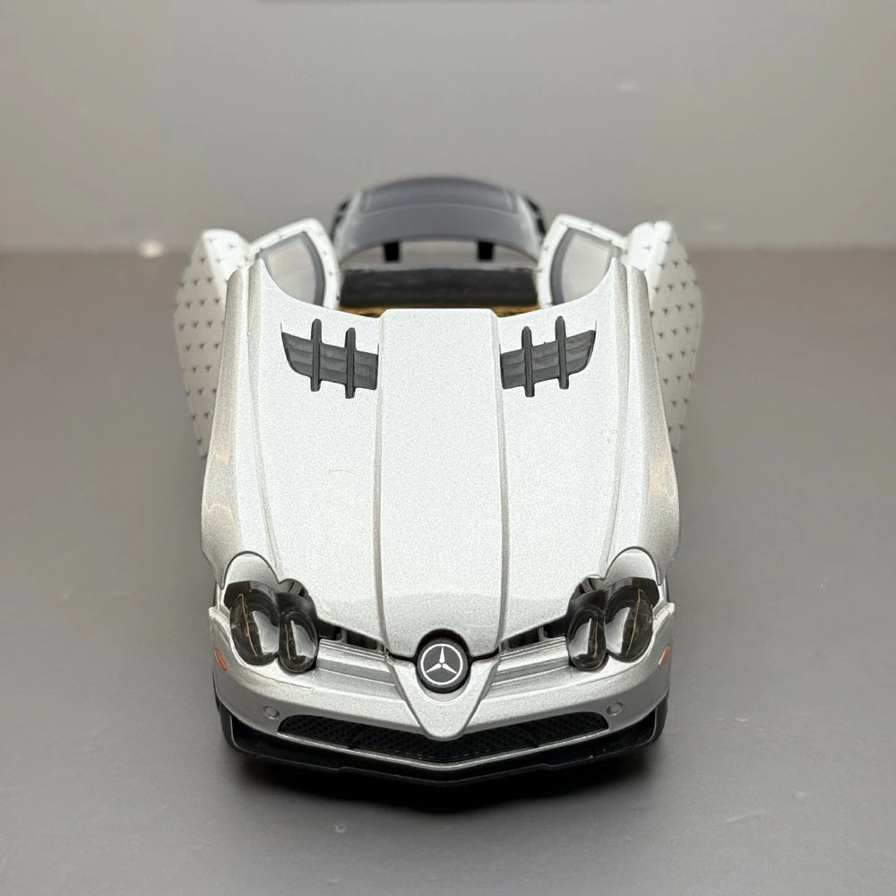 [TOY] 1:32 Mercedes-Benz 2003 SLR McLaren silver-Star modellbil Die-Cast
