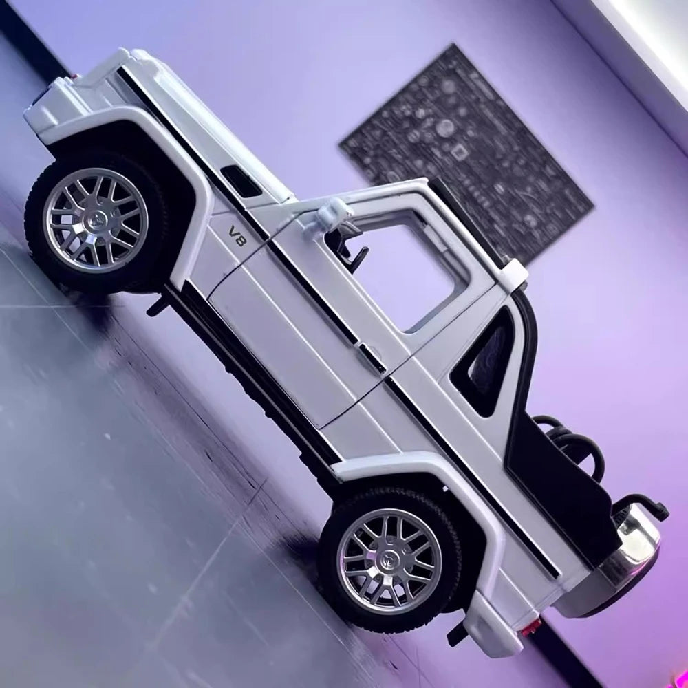 Mercedes-Benz 2013 G500 Cabriolet White 1:32 – Diecast Display Model Die-Cast