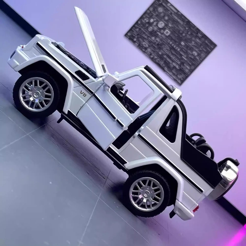 Mercedes-Benz 2013 G500 Cabriolet White 1:32 – Diecast Display Model Die-Cast
