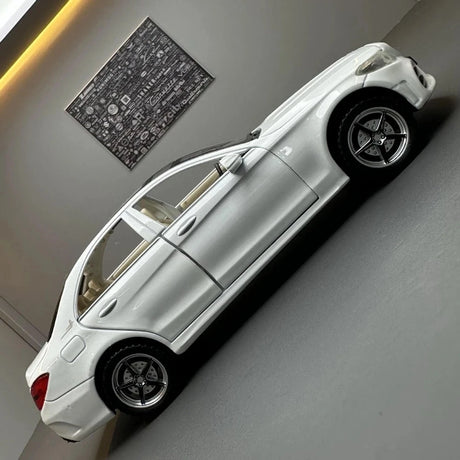 [TOY] 1:32 Mercedes-Benz 2014 C260 vit modellbil Die-Cast