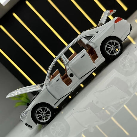 [TOY] 1:32 Mercedes-Benz 2017 E400 vit modellbil Die-Cast