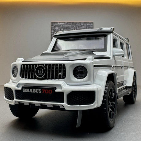 [TOY] 1:32 Mercedes-Brabus 2021 G700 4×4 vit modellbil Die-Cast