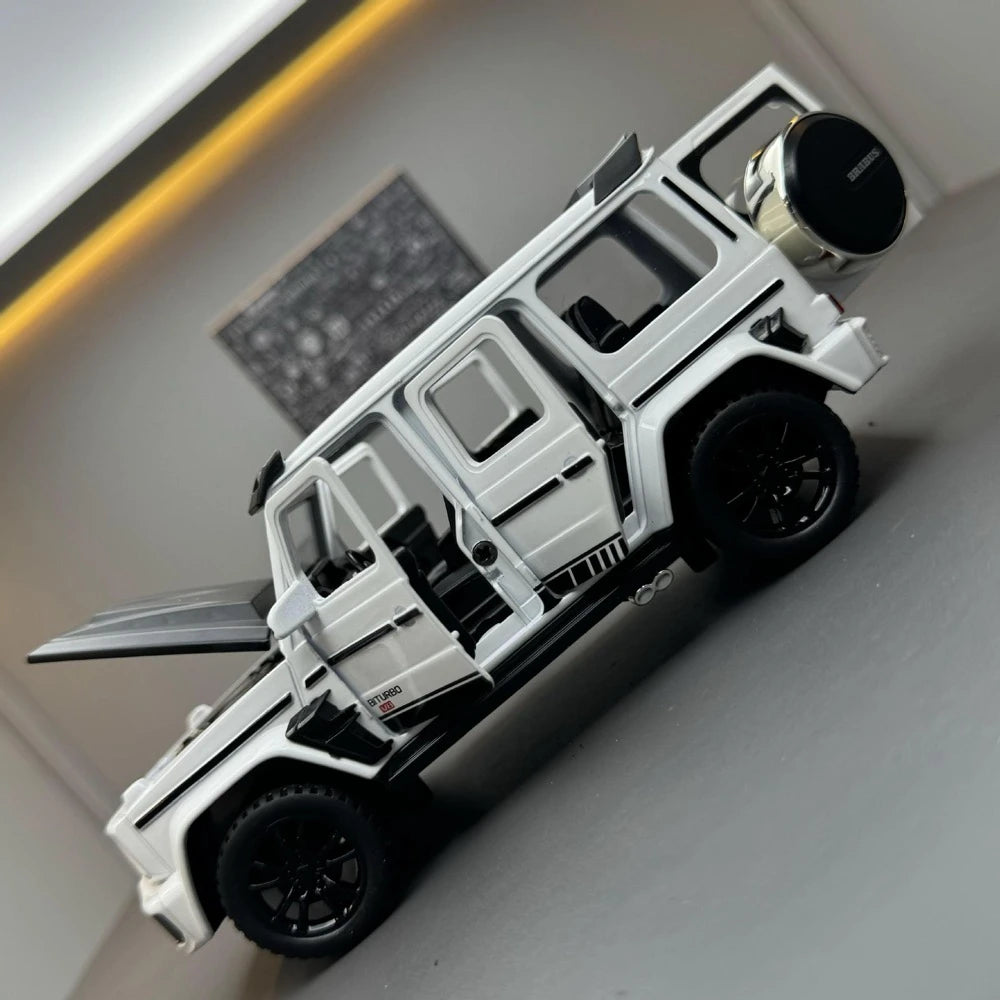 [TOY] 1:32 Mercedes-Brabus 2021 G700 4×4 vit modellbil Die-Cast