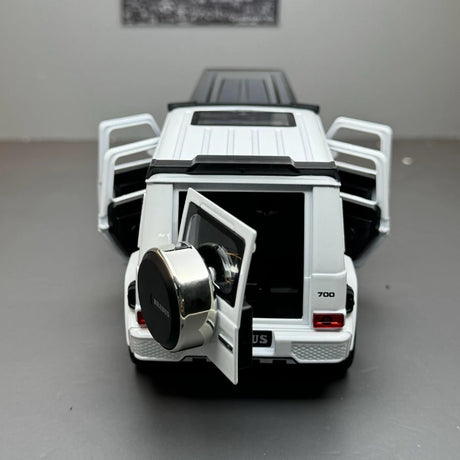 [TOY] 1:32 Mercedes-Brabus 2021 G700 4×4 vit modellbil Die-Cast