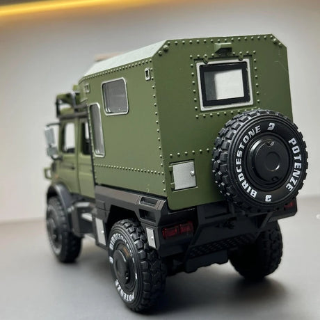 [TOY] 1:32 Mercedes-Unimog 2013 Nomadism U4000 RV grön modellbil Die-Cast