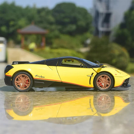 [TOY] 1:32 Pagani 2012 Huayra gul modellbil Die-Cast