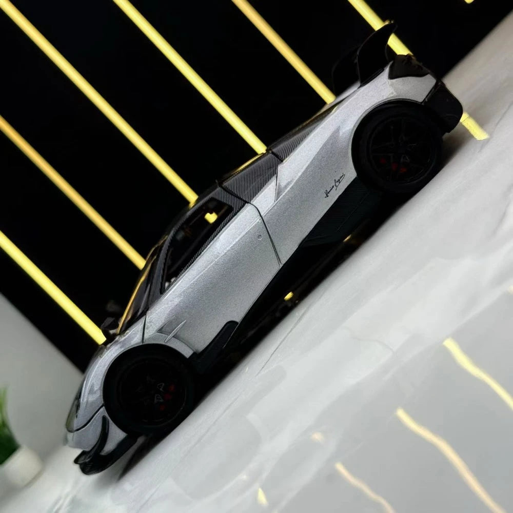 [TOY] 1:32 Pagani 2016 Huayra BC silver modellbil Die-Cast