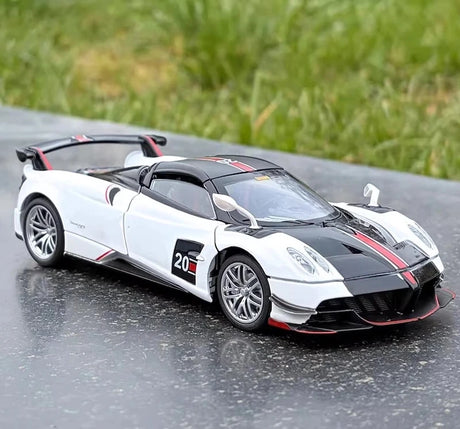 [TOY] 1:32 Pagani 2016 Huayra BC vit modellbil Die-Cast