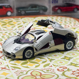 [TOY] 1:32 Pagani 2023 Utopia guld modellbil Die-Cast