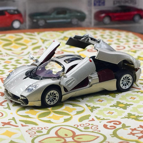[TOY] 1:32 Pagani 2023 Utopia guld modellbil Die-Cast