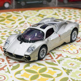 [TOY] 1:32 Pagani 2023 Utopia guld modellbil Die-Cast