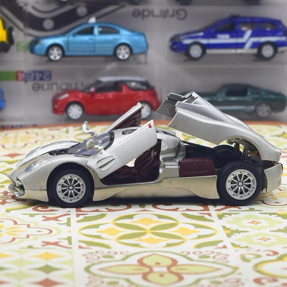 [TOY] 1:32 Pagani 2023 Utopia guld modellbil Die-Cast