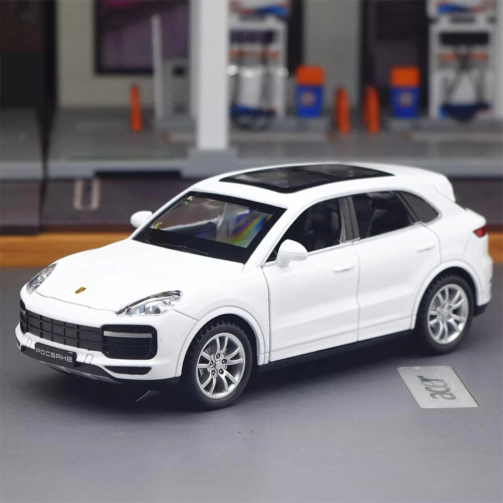 [TOY] 1:32 Porsche 2018 Cayenne Turbo vit modellbil Die-Cast