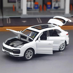 [TOY] 1:32 Porsche 2018 Cayenne Turbo vit modellbil Die-Cast