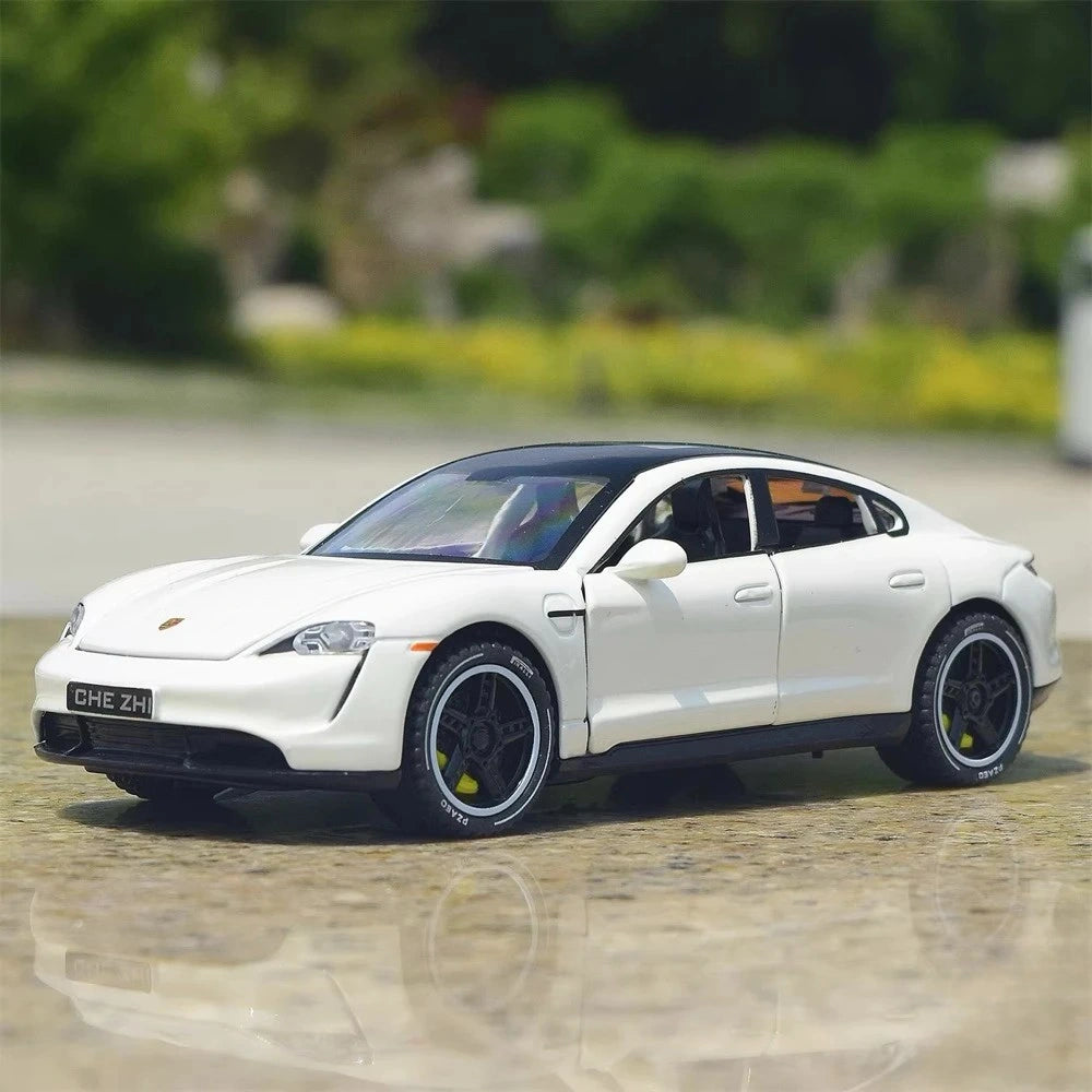 [TOY] 1:32 Porsche 2019 Taycan White Model Car Die-Cast