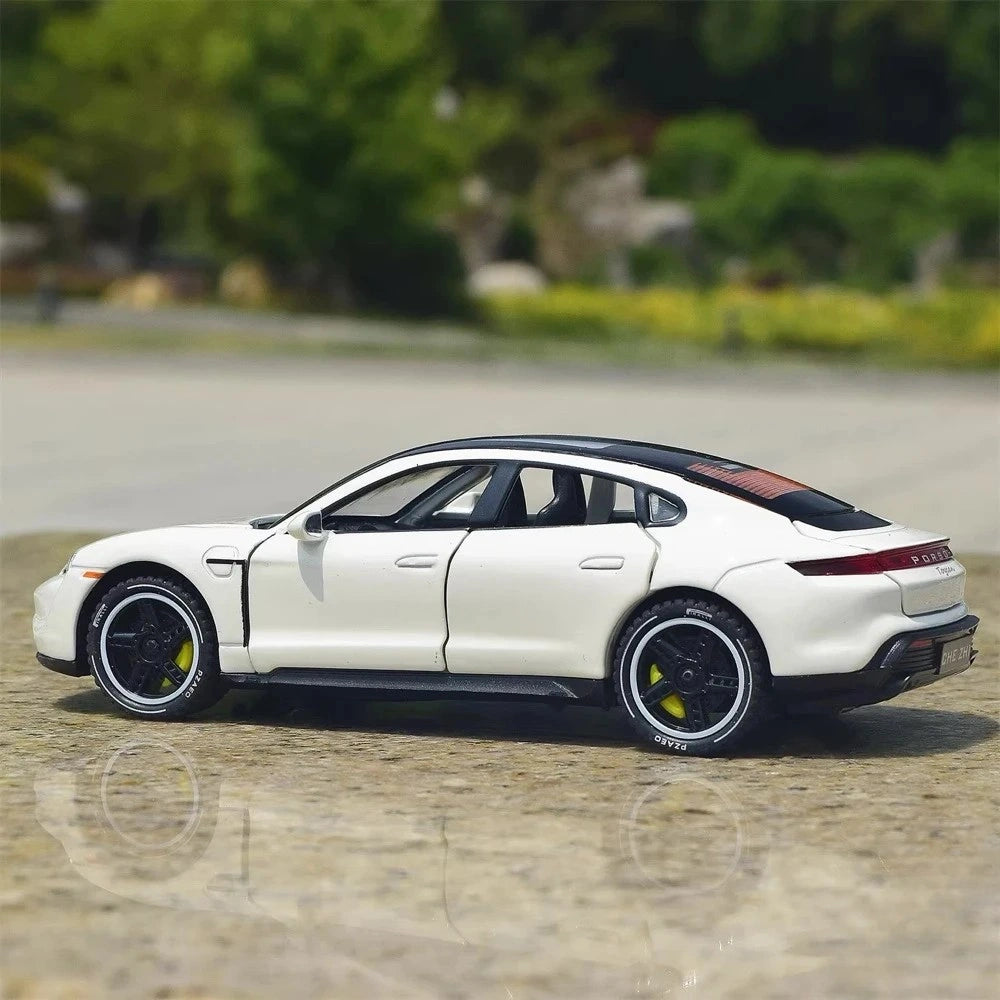 [TOY] 1:32 Porsche 2019 Taycan White Model Car Die-Cast