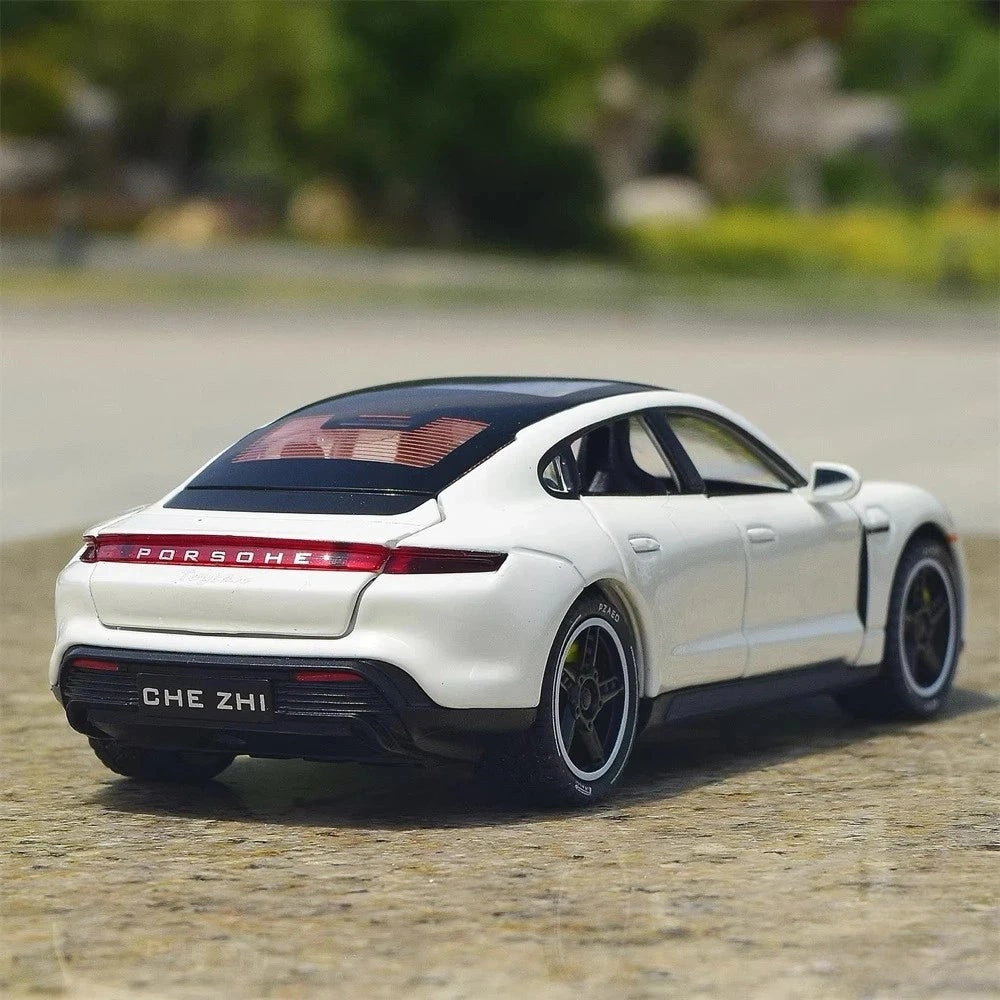 [TOY] 1:32 Porsche 2019 Taycan White Model Car Die-Cast