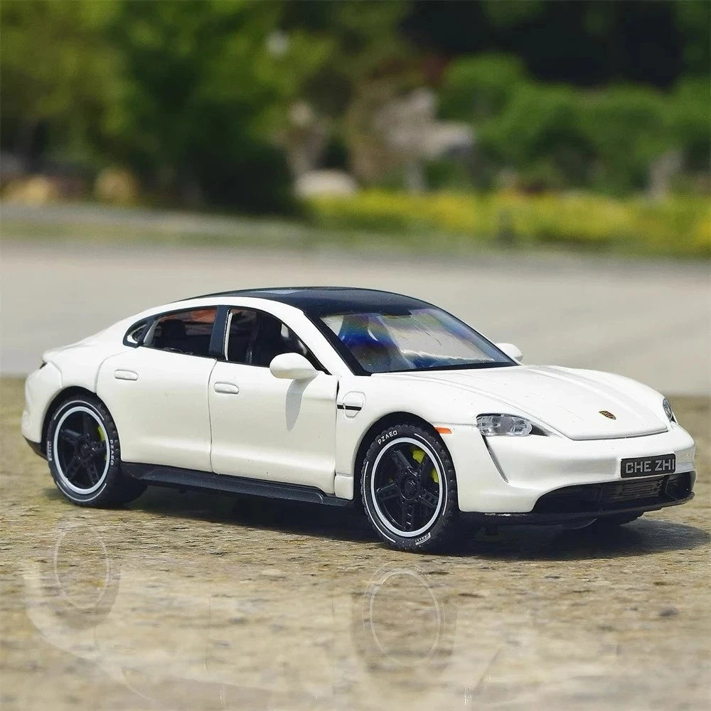 [TOY] 1:32 Porsche 2019 Taycan White Model Car Die-Cast