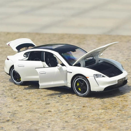 [TOY] 1:32 Porsche 2019 Taycan vit modellbil Die-Cast