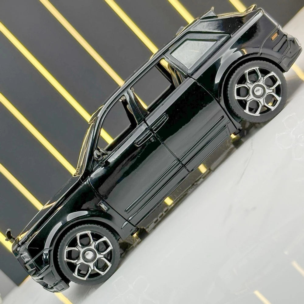 [TOY] 1:32 Rolls-Royce 2018 Cullinan noir voiture miniature Die-Cast