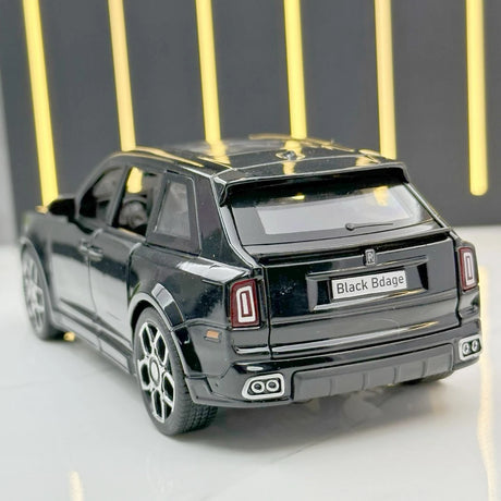[TOY] 1:32 Rolls-Royce 2018 Cullinan svart modellbil Die-Cast