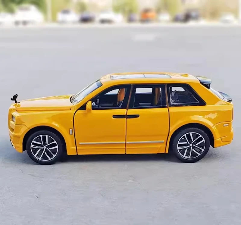 [TOY] 1:32 Rolls-Royce 2018 Cullinan giallo modellino di auto Die-Cast