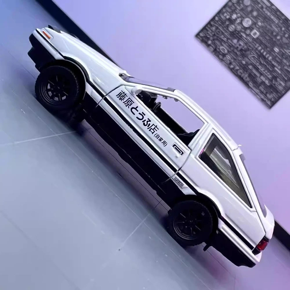 [TOY] 1:32 Toyota 1983 Corolla AE86 Initial D modellbil Die-Cast