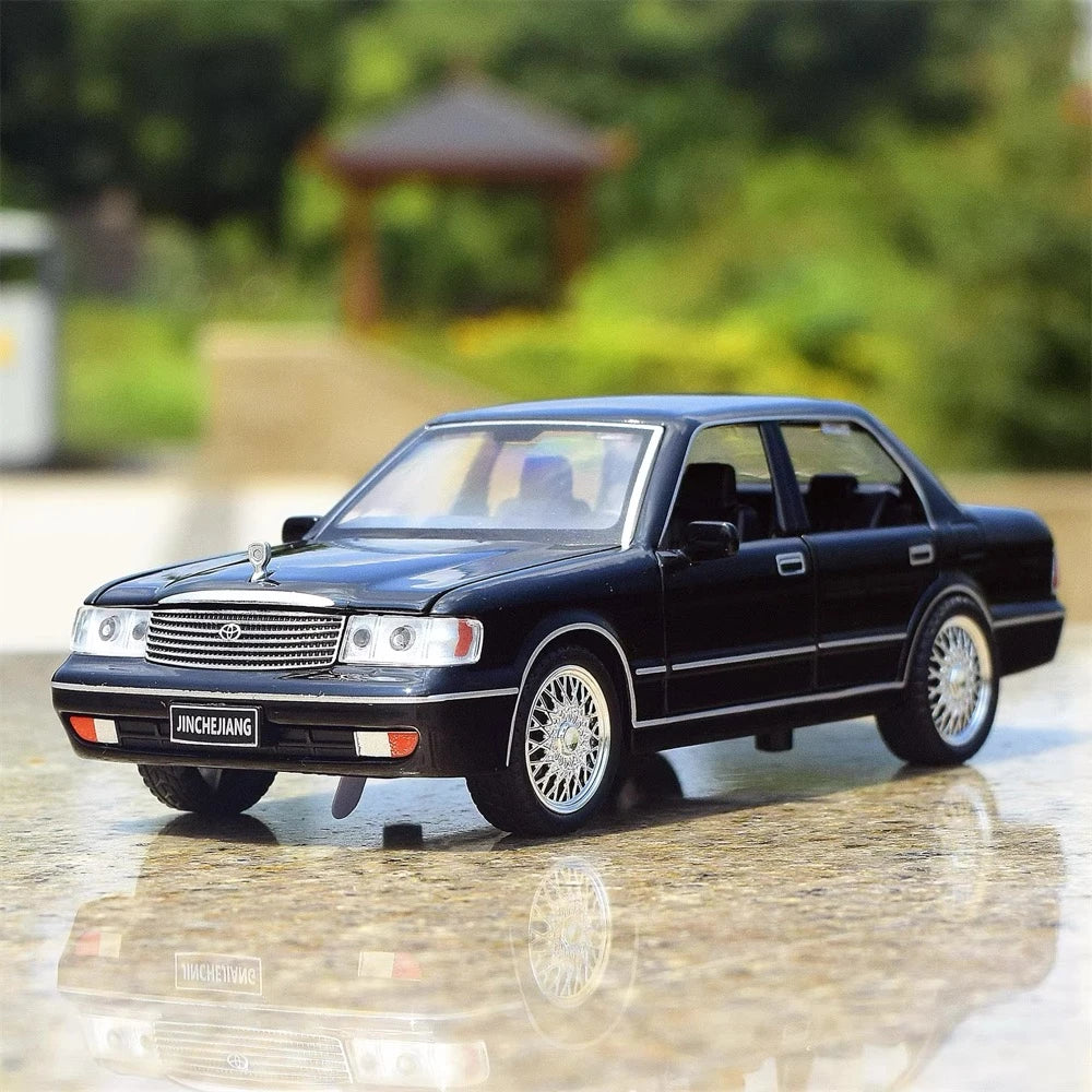 [TOY] 1:32 Toyota 1987 Crown S130 Black Model Car Die-Cast