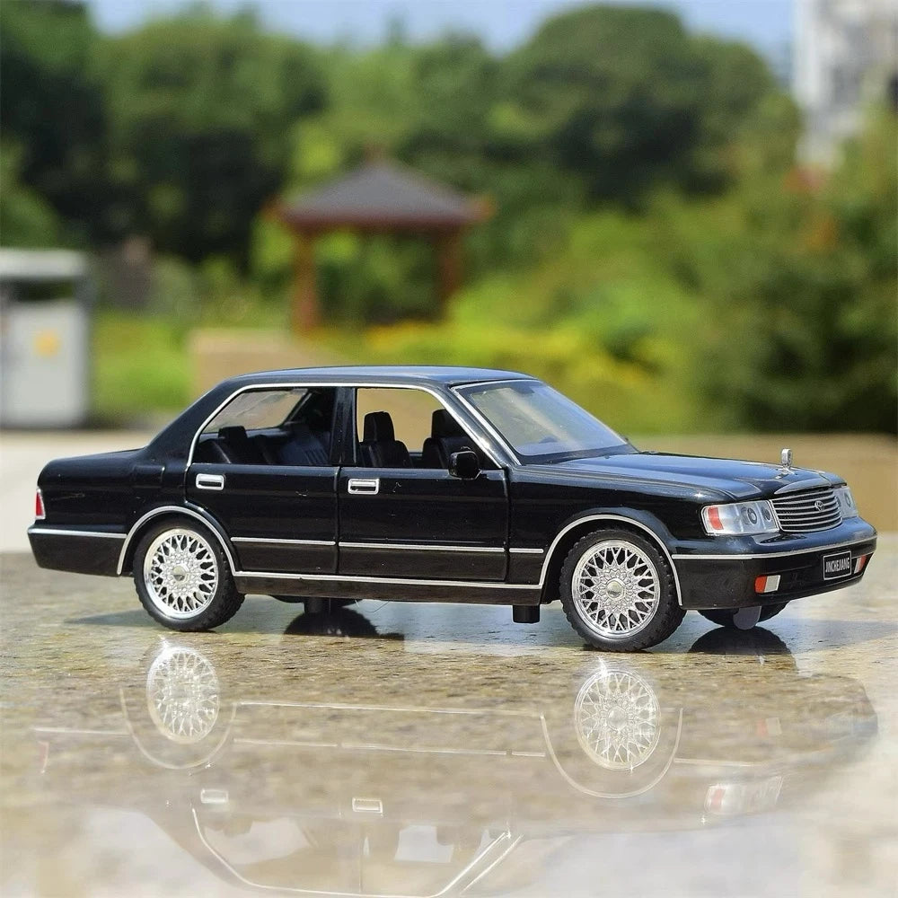 [TOY] 1:32 Toyota 1987 Crown S130 Black Model Car Die-Cast