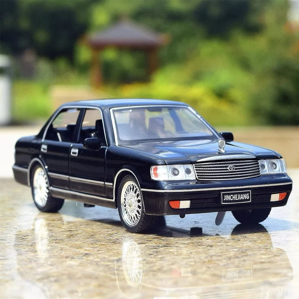 [TOY] 1:32 Toyota 1987 Crown S130 Black Model Car Die-Cast