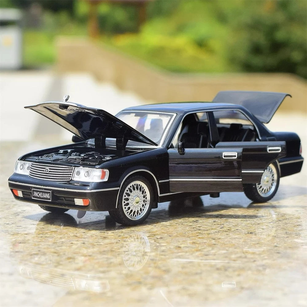 [TOY] 1:32 Toyota 1987 Crown S130 Black Model Car Die-Cast