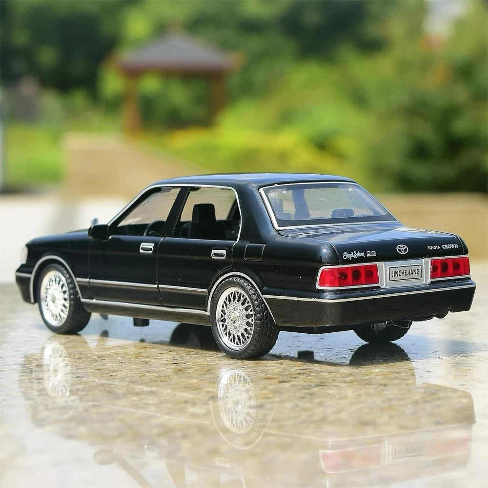 [TOY] 1:32 Toyota 1987 Crown S130 Black Model Car Die-Cast