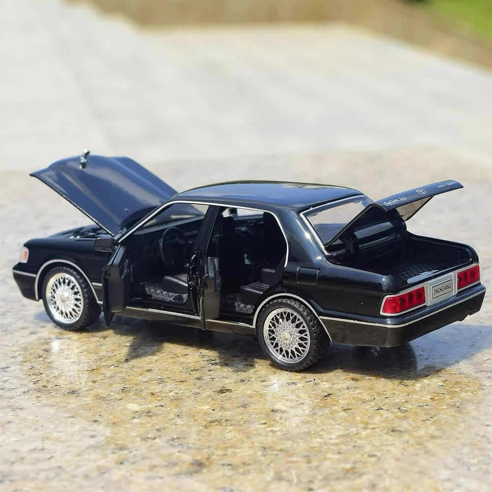 [TOY] 1:32 Toyota 1987 Crown S130 Black Model Car Die-Cast