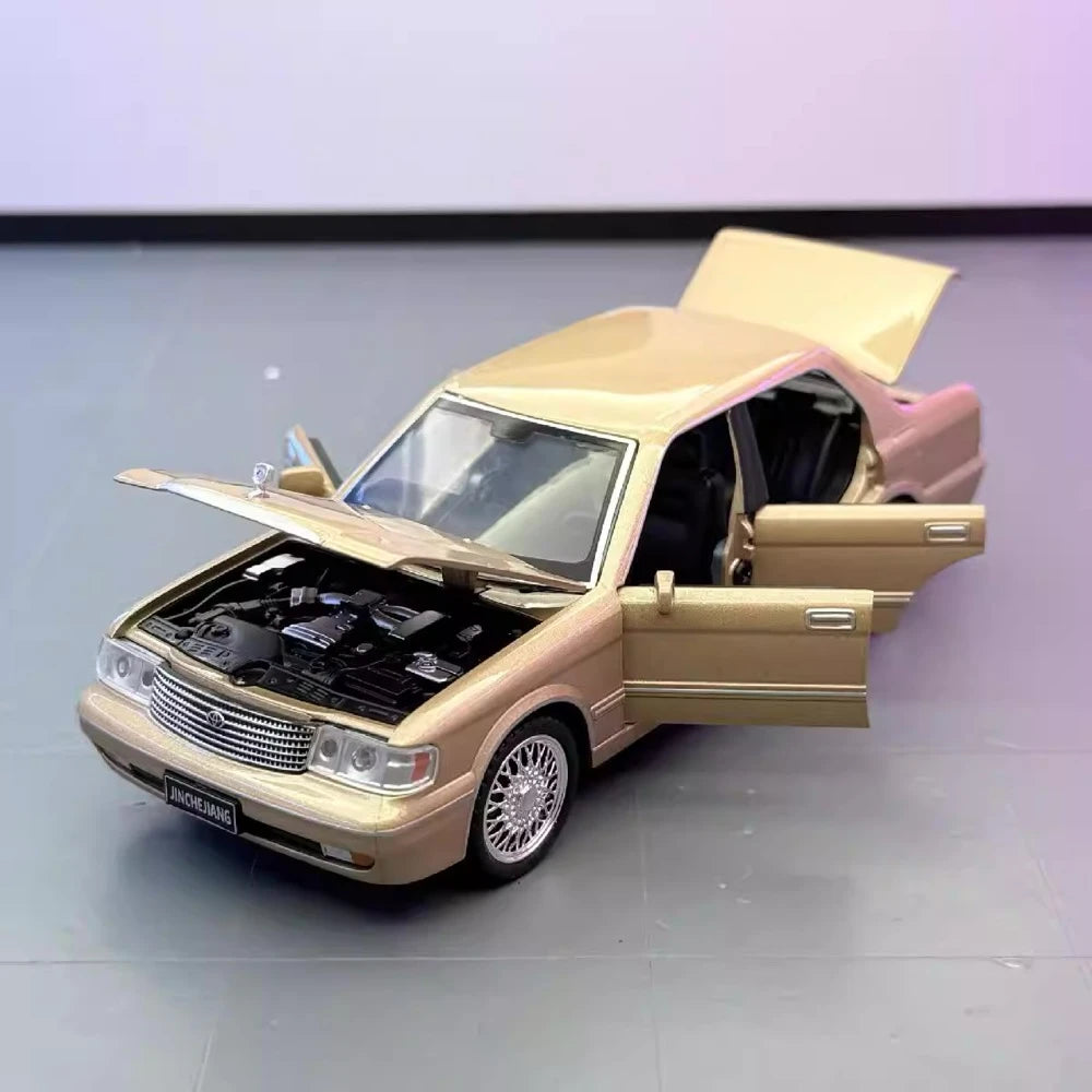 [TOY] 1:32 Toyota 1987 Crown S130 Gold Model Car Die-Cast