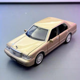 [TOY] 1:32 Toyota 1987 Crown S130 ou voiture miniature Die-Cast