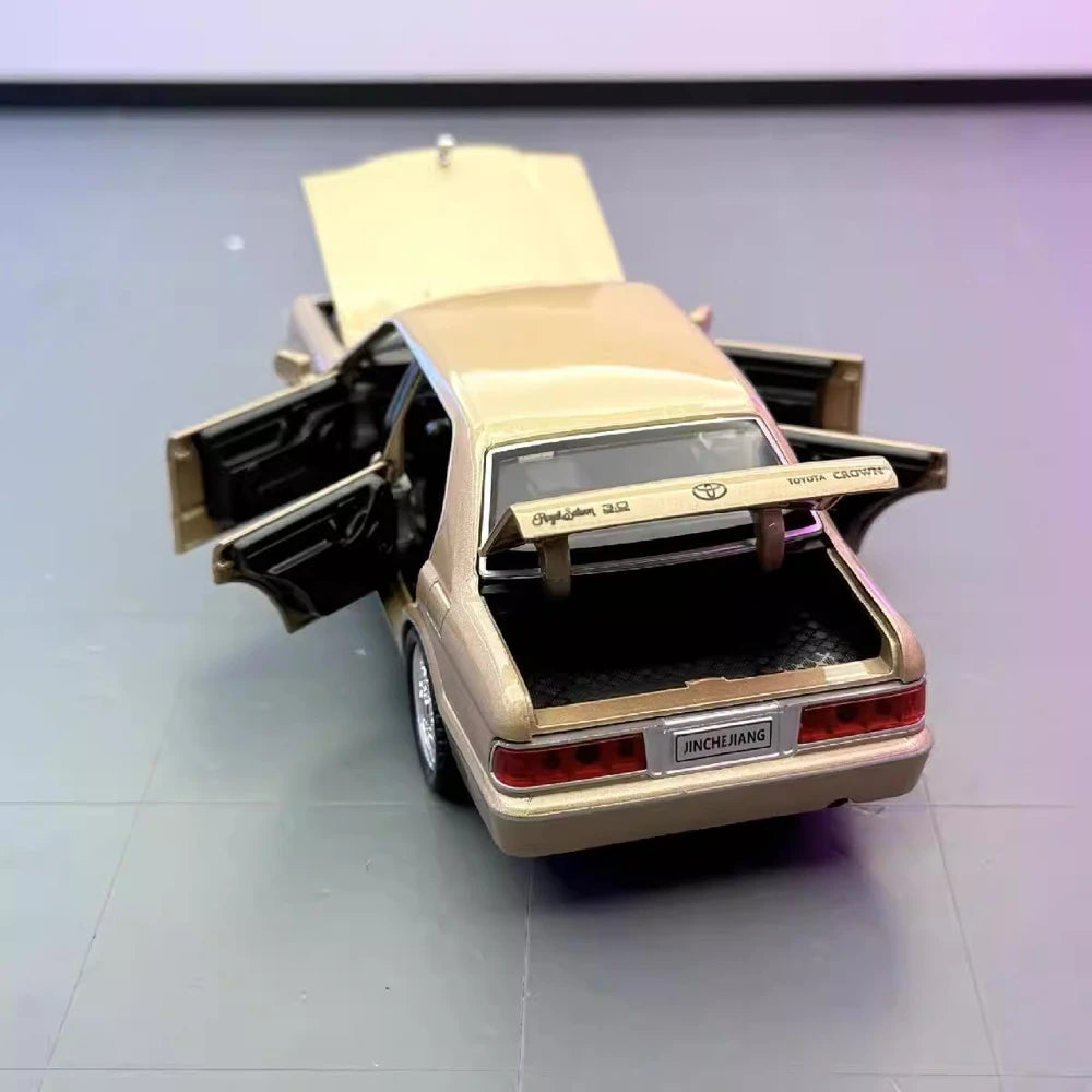 [TOY] 1:32 Toyota 1987 Crown S130 Gold Model Car Die-Cast