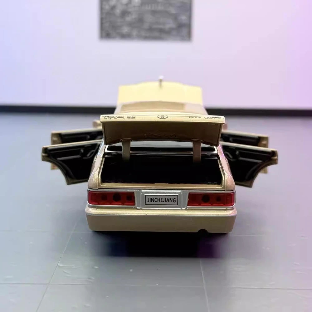 [TOY] 1:32 Toyota 1987 Crown S130 Gold Model Car Die-Cast